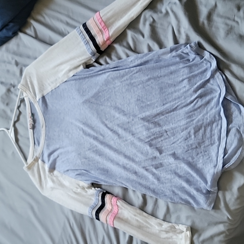 Quarter length sleeve t-shirt